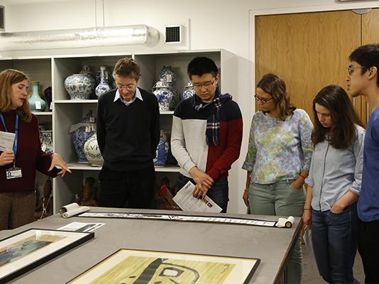 behind the scenes ashmolean - chinese painting gallery