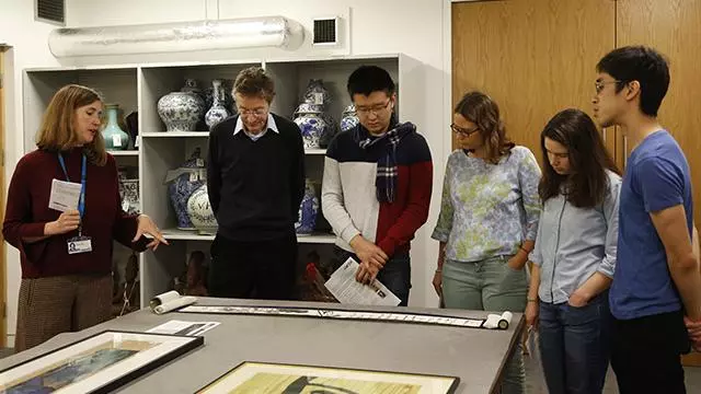behind the scenes ashmolean - chinese painting gallery